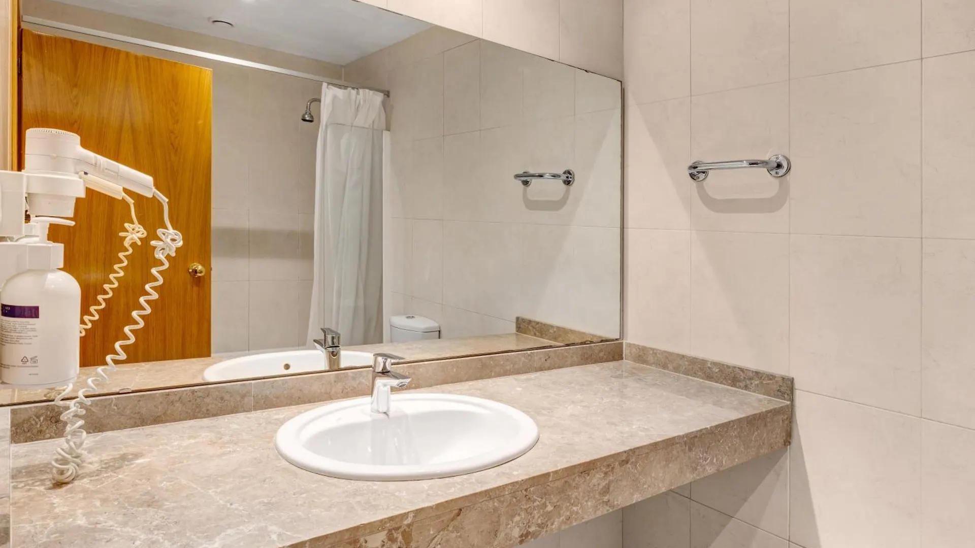 ***  B&B Hotel Barcelona Mollet Porta De Gallecs Mollet del Vallès Spanyolország